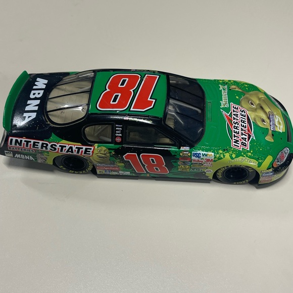 Bobby Labonte LE 1:24 Die-Cast Car #18 Interstate Batteries NASCAR Racers 1999 Pontiac Elite